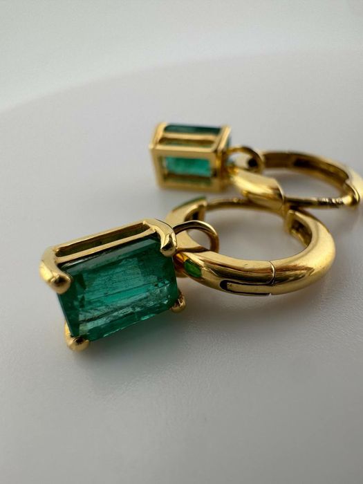 Продам серьги Изумруд