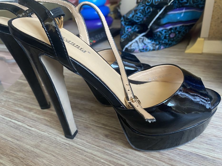 Туфли  продается