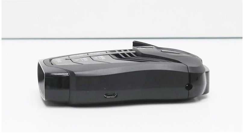 Продавам радарен детектор Cobra RAD 480i