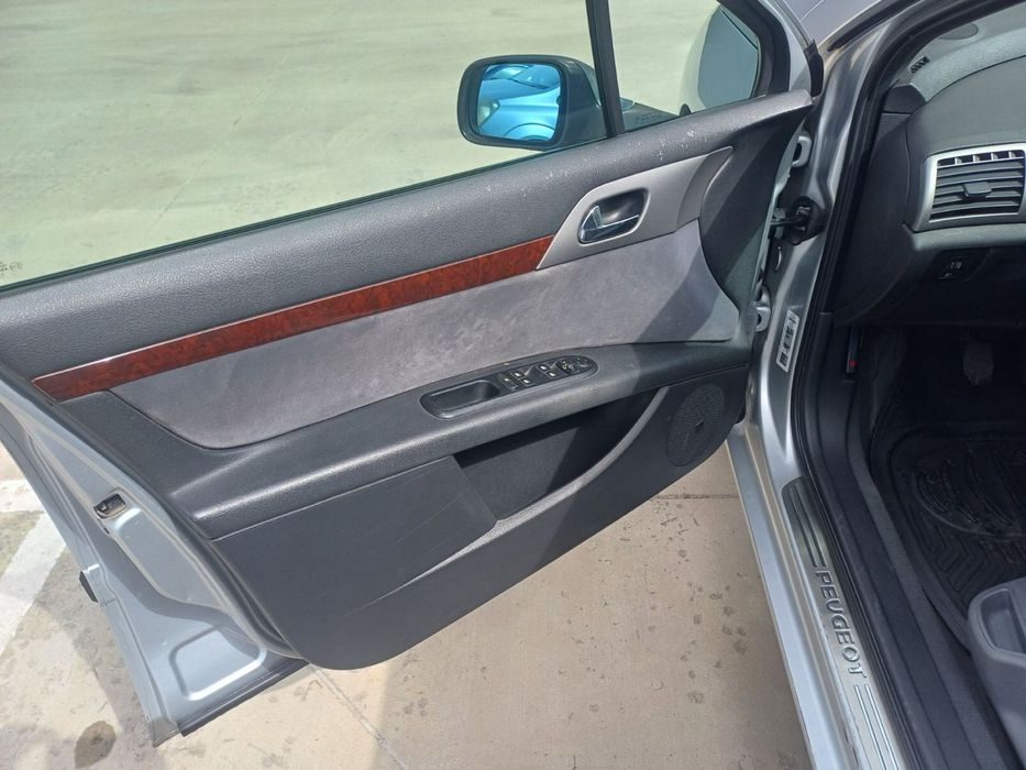 Продавам Пежо 407 SW.,