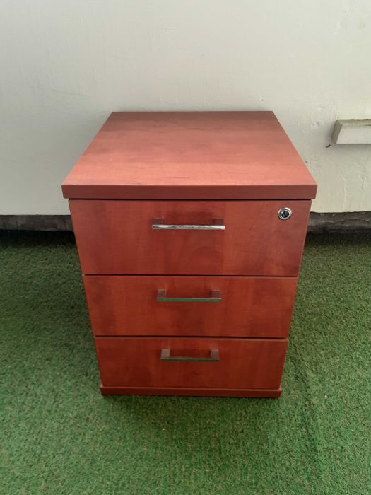 Dulapior cu trei sertare