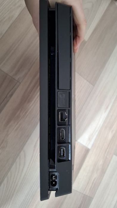 PS4 slim 500gb + 2 джостика