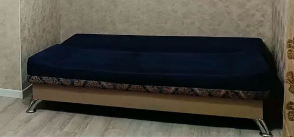 продам диван синий