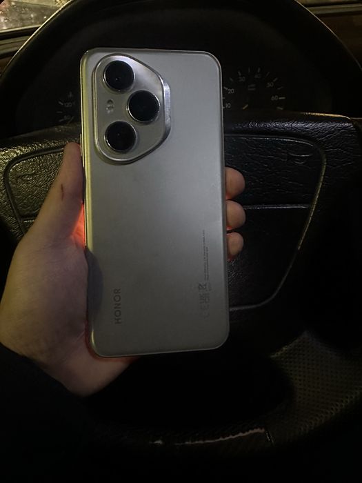 Продам Honor 400pro