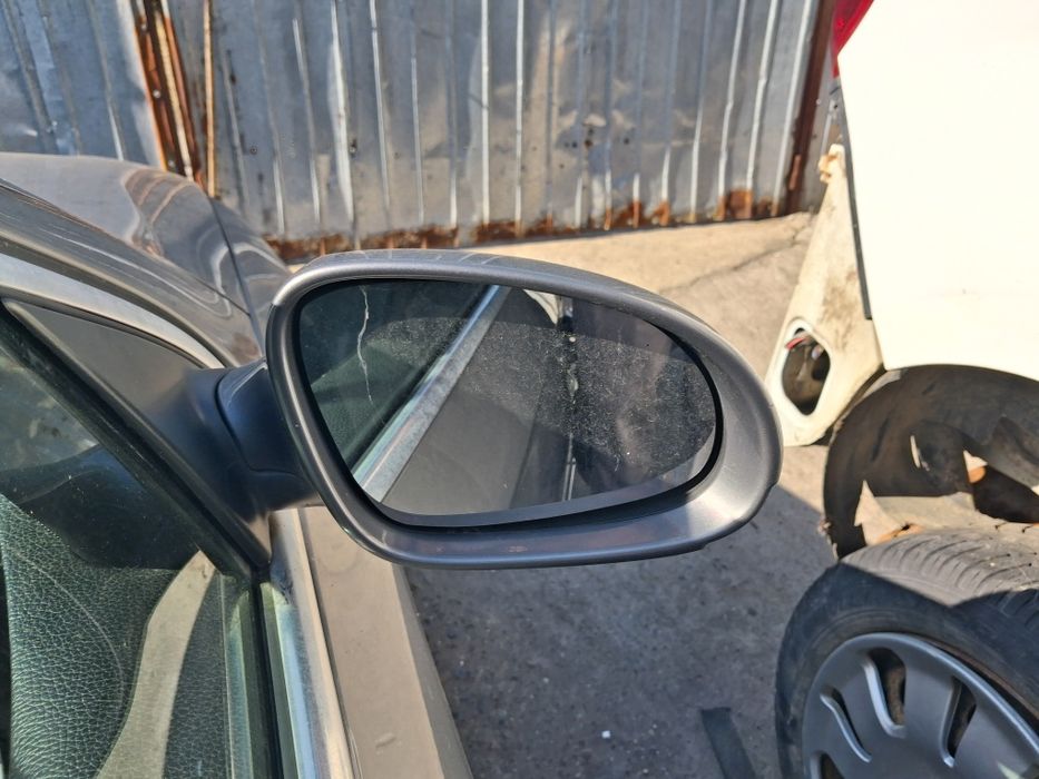 Oglinda dreapta vw Passat b6 2007