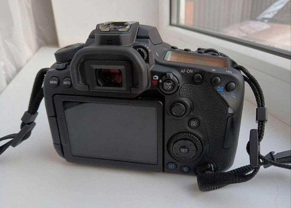 Canon EOS 90D 18-135mm