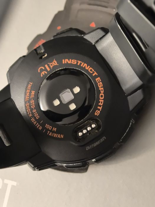 часы Garmin Instinct esports