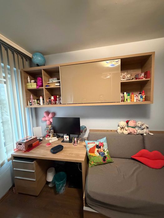 Комплект обзавеждане за детска стая (гардероб, легла, бюро и секция)