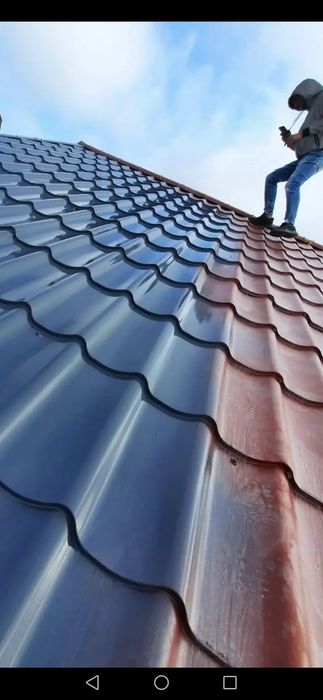 Vopsitor la tablă pe casa