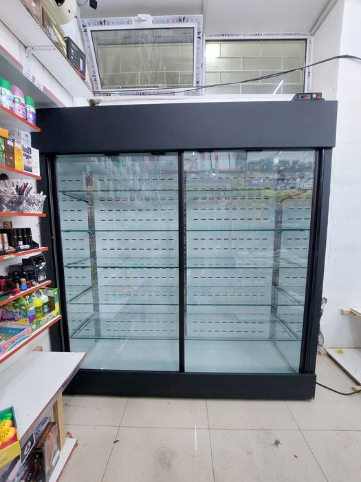 Витрина холодильник шкаф