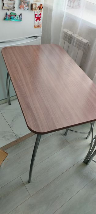 Стол куханный деревянный