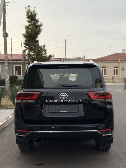 Toyota land cruiser 300