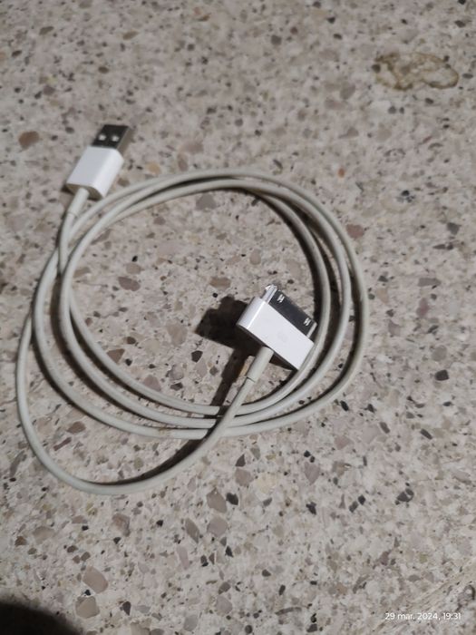 Vând cablu încărcător Iphone 3gs