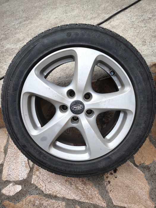 Продавам зимни гуми DOUBLESTAR 205/55/16.Перфектни.