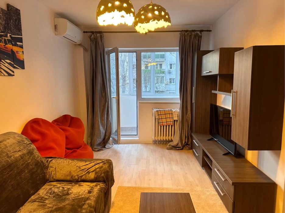 Inchiriez garsoniera zona Titan Auchan/Direct Proprietar