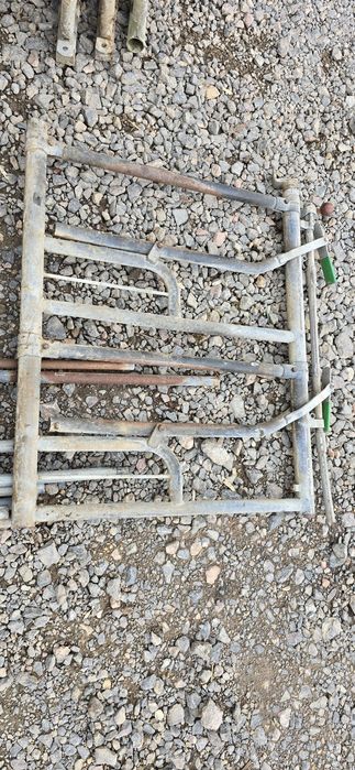 Poarta cu captura cusca de contentie vaci 1 sau 2 locuri