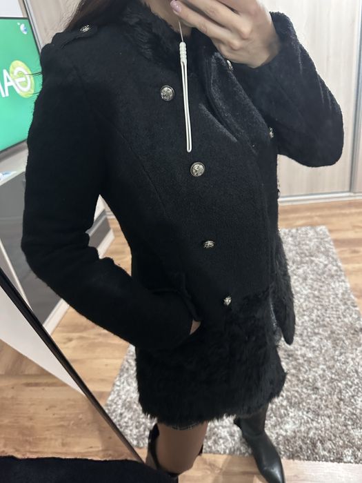 Palton negru cu blana marimea M