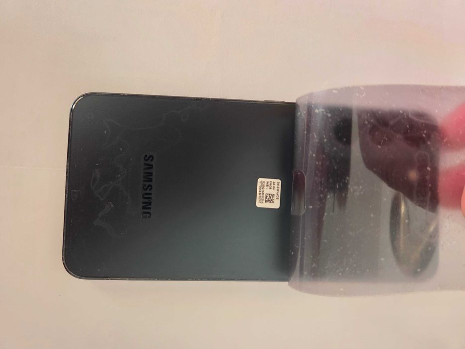 Samsung S22 - 5G dual sim 256 memory Gb- 8Gb Ram, achizitie 21.04.2022. NU ma intereseaza schimburi, doar vinzare!
