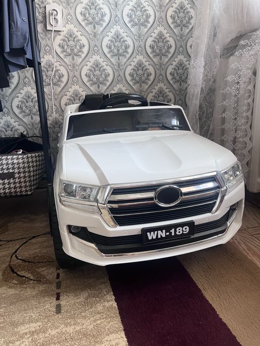 Детский электромобиль