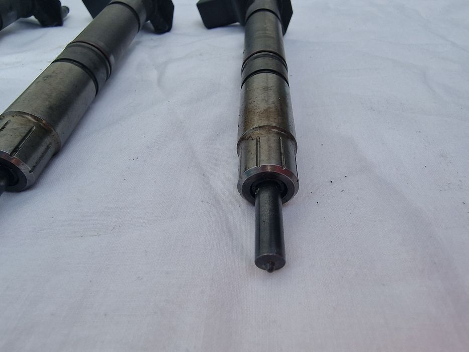Vand injectoare de passat B8 varianta de 240cp