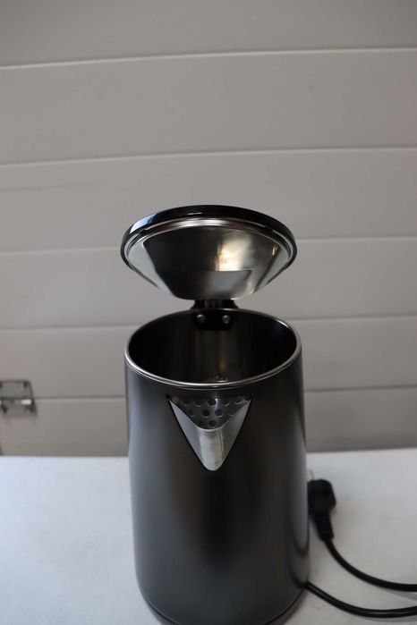 Кана ProfiCook 1,5 литра | 2200 W | Термокорпус с двойни стени | Станция с макара за кабел | Матов корпус от неръждаема стомана