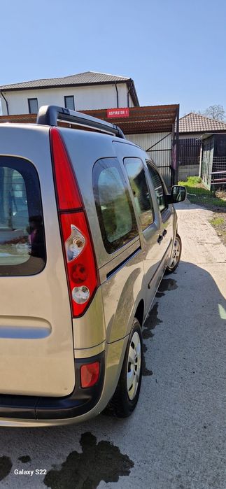 Mașină Renault Kangoo
