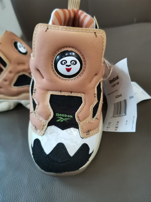 Детски Reebook свирещи  25 н.