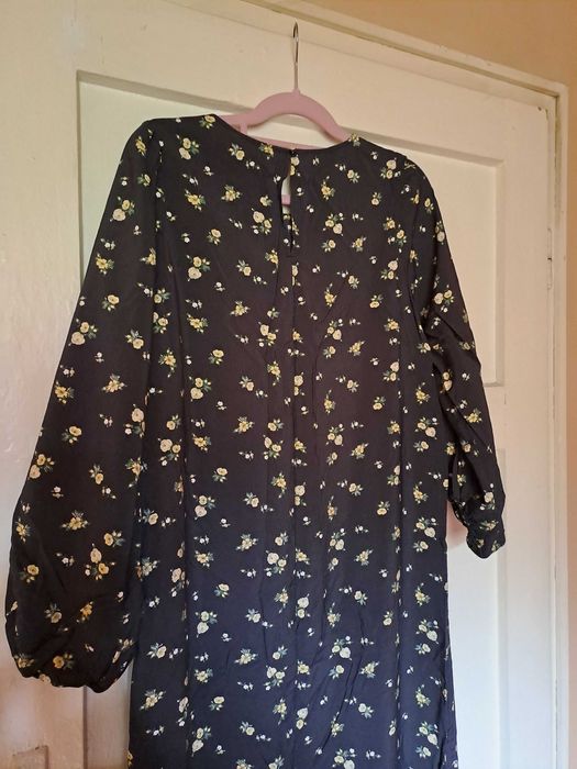 Продавам дълга рокля, HM, нова