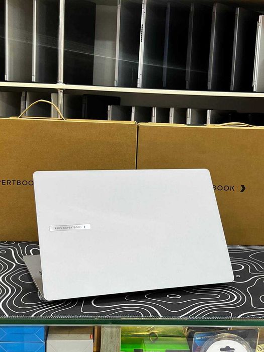 Asus Expertbook R5 150 DDR5 8GB SSD Nvme 512GB 15'6 FHD WV