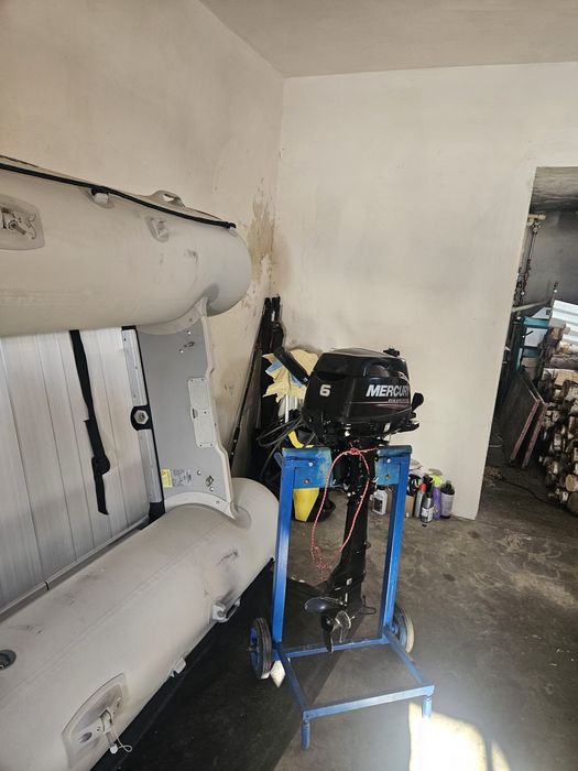 Vand barca pneumatica cu motor  mercury 6cp