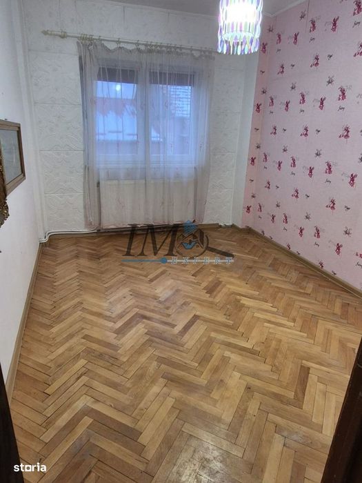 Apartament cu 4 camere de vanzare in Blaj