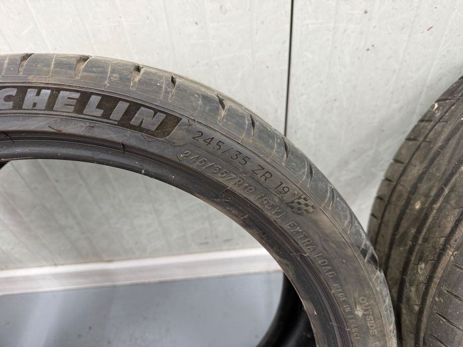 4 бр Летни гуми Michelin Pilot Sport 4S 245/35/19 ДОТ: 0423 5.5mm грайфер