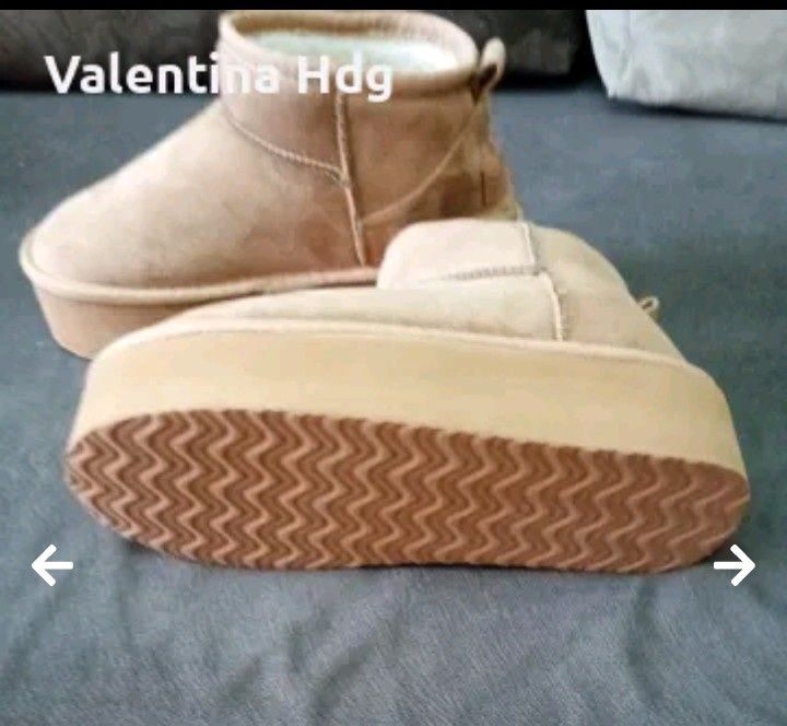 Дамски боти UGG.