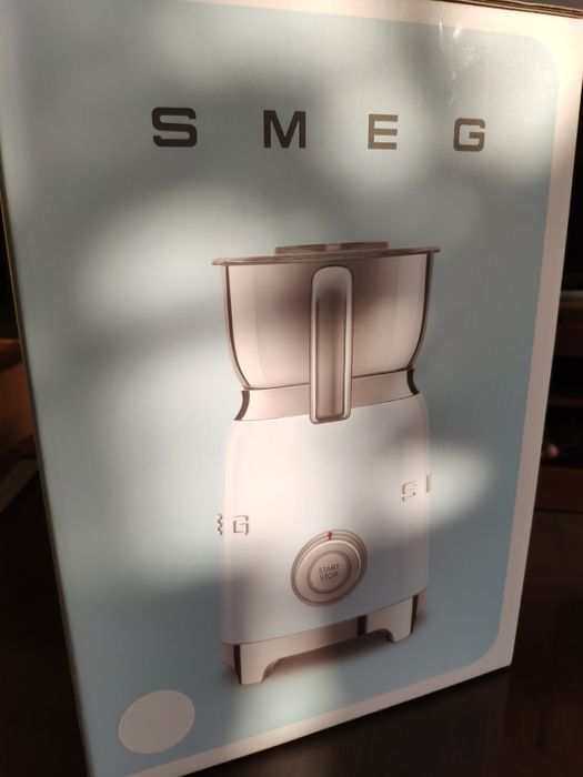 Aparat de spumat lapte smeg
