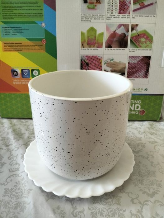 Продам красивый горшок для комнатных цветов!