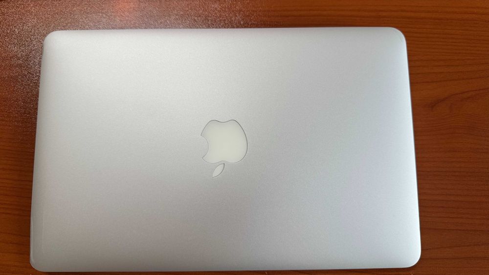 MacBook Air 11" (Early 2015) 128GB 4GB RAM Core i5