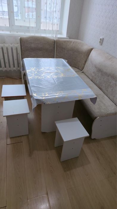 Кухонный Стол с уголком