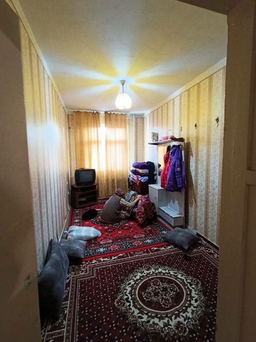 Массив Феруза 2х комнатная без ремонта