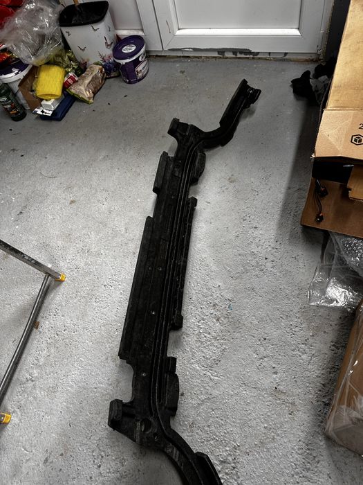 Absorbant bară față audi q7.4m.