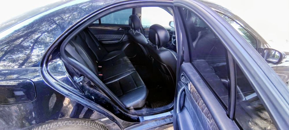 Mercedes Benz c320 CDI v6
