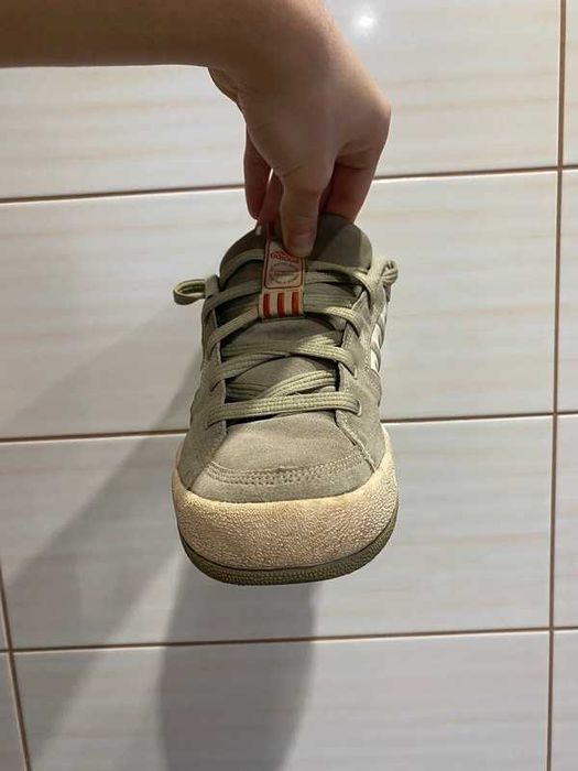 Pantofi Adidas piele intoarsa