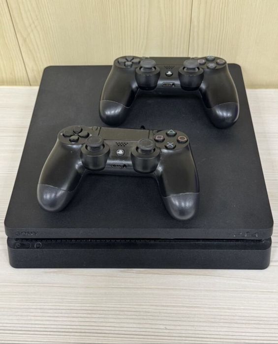 PlayStation 4 Slim +11 игр без ремонта