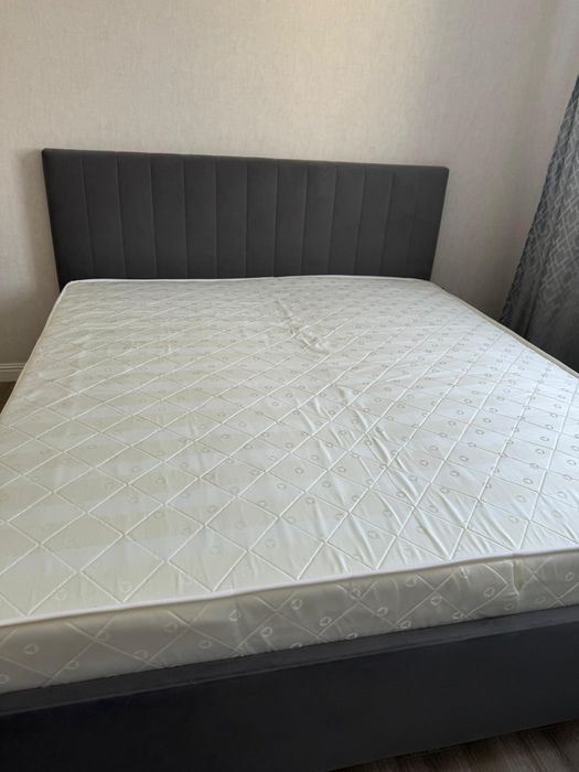 Продается 2 х спальная кровать, в идеальном состоянии