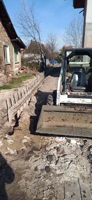 Мини Багер с хидравличен чук