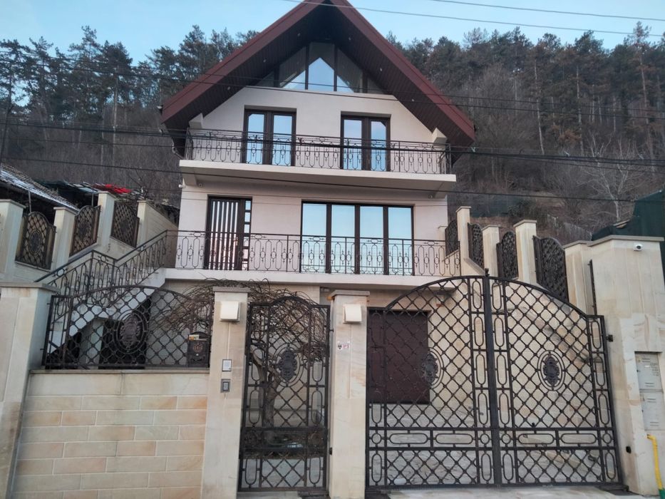 Vila casa zona Stefan cel Mare
