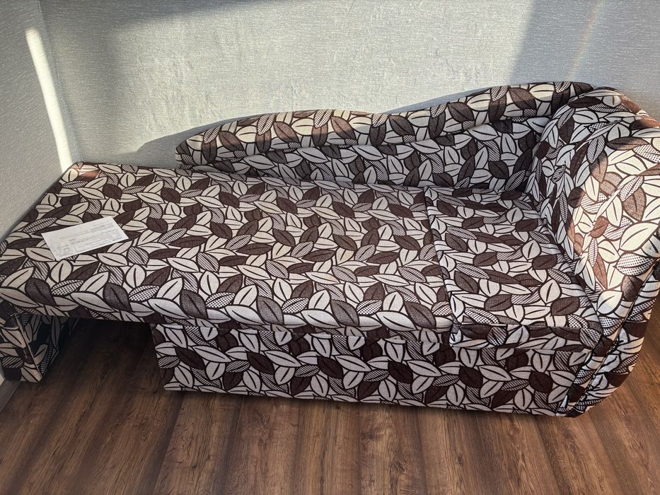 Продам диванчик в хорошем состоянии