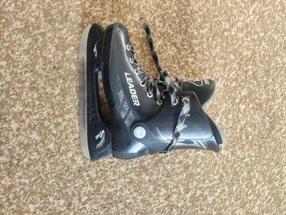 Продам коньки 39 размер