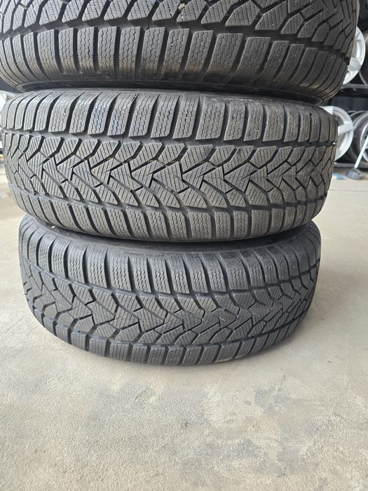 4 Броя 215/60/16 Uniroyal 2x8,5mm 23dot 2x7mm 24dot