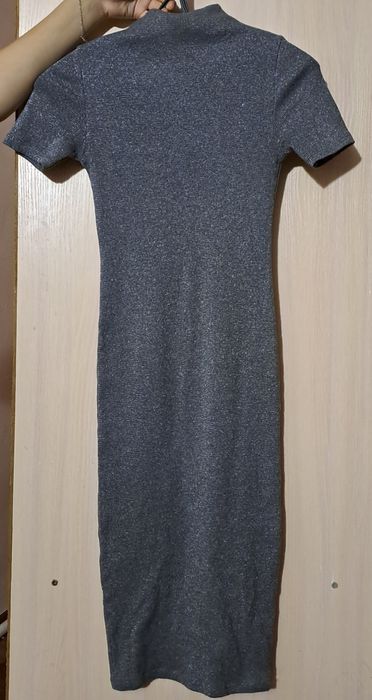 Продам платья для подростков