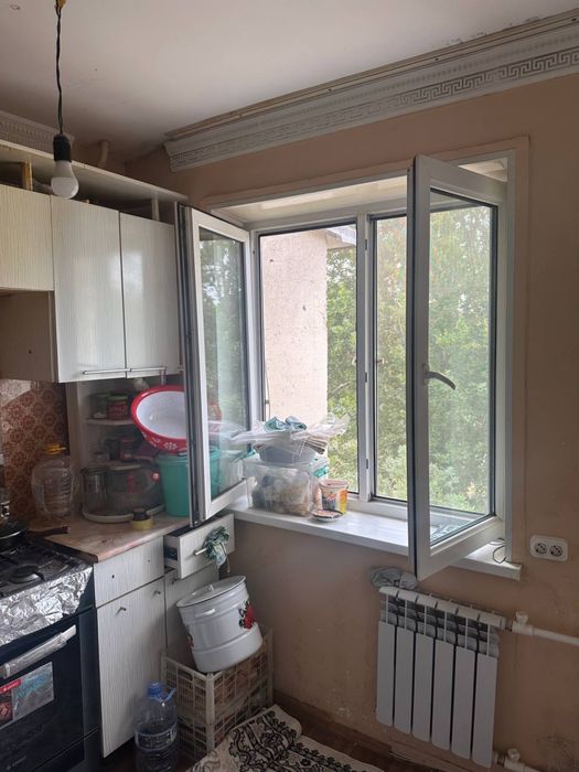 Чирчик шахар 3 м/р 1х сотилади 21.300$ Бош толов ва Паспорт бн Ипотека